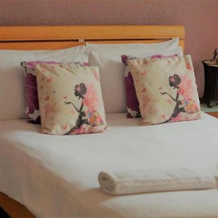 The Waterfront Townhouse Accommodation Kilkenny Eksteriør billede