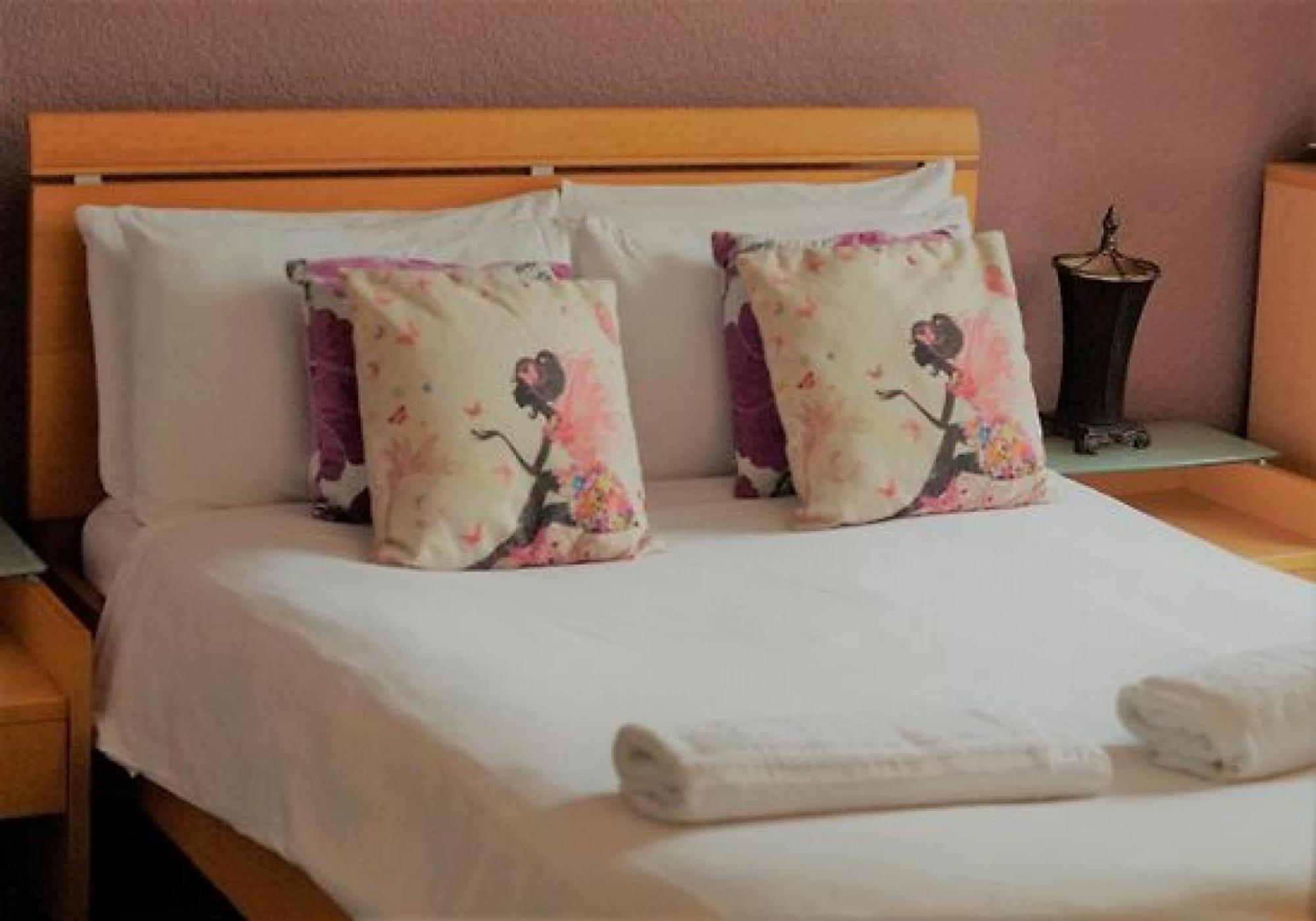 The Waterfront Townhouse Accommodation Kilkenny Eksteriør billede