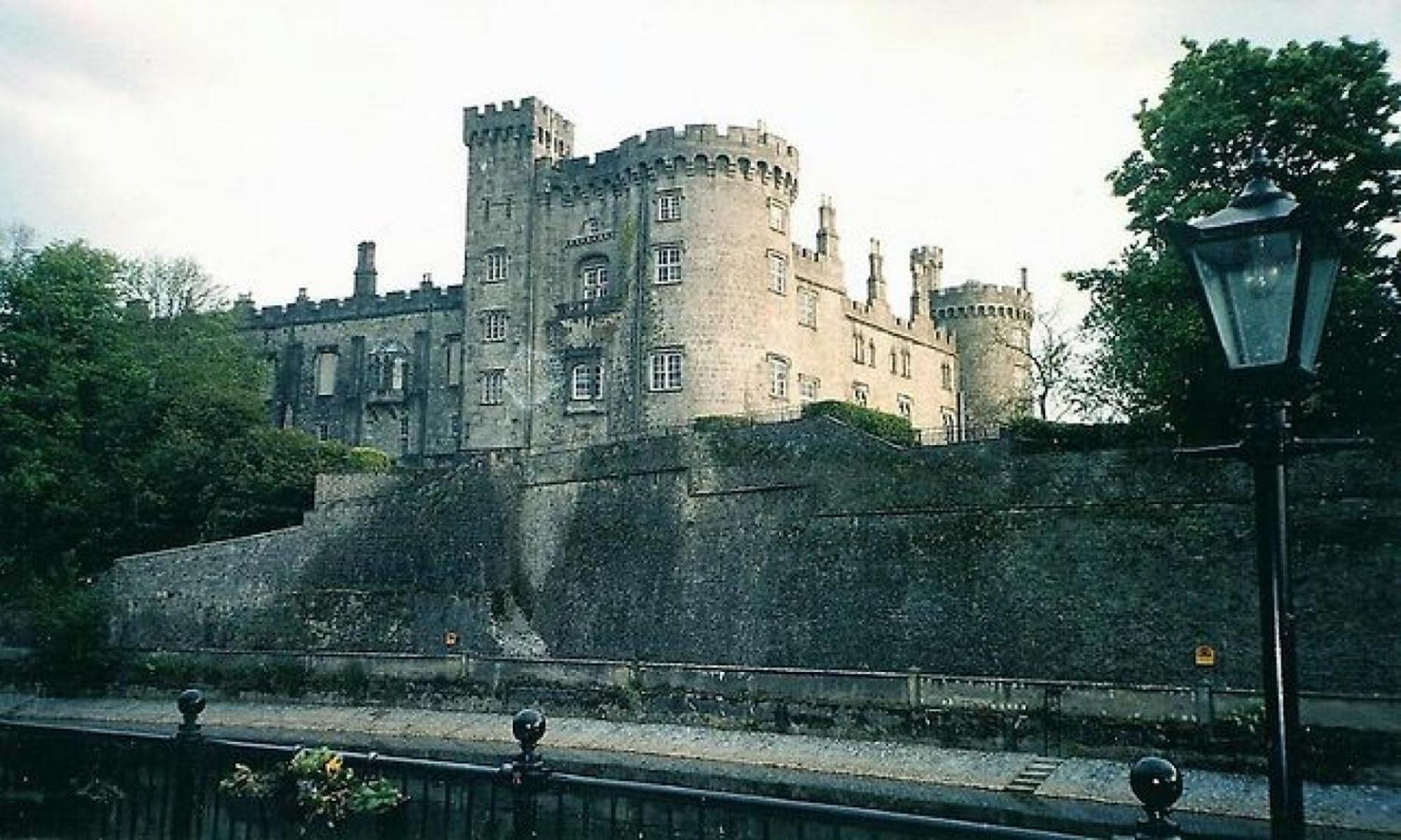 The Waterfront Townhouse Accommodation Kilkenny Eksteriør billede